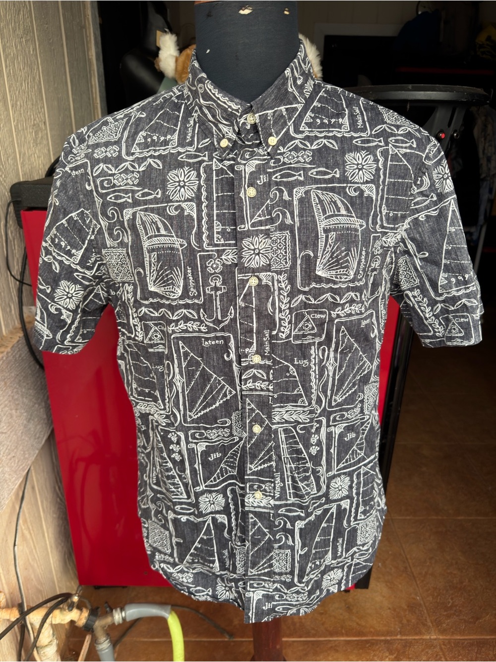 PreOwned Reyn Spooner Tailored Blue Hawaiian Print Full Button Men's Large